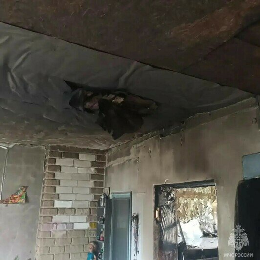 В Славском районе вспыхнула квартира: ребёнок оказался в больнице после пожара - Новости Калининграда | Фото: МЧС региона