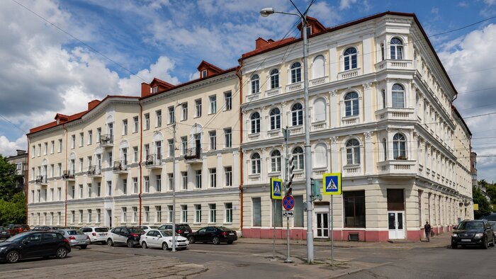 Цветочная вилла и дом контрразведчика: в Калининграде взяли под охрану четыре старинных здания - Новости Калининграда | Иллюстрация: Алиса Игонина / «Клопс»