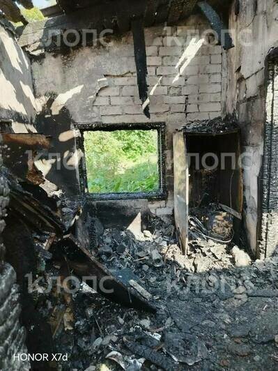 «И рыбки сгорели, и кролик»: у семьи из посёлка под Багратионовском огонь полностью уничтожил квартиру (фото)   - Новости Калининграда | Фото: предоставила Оксана