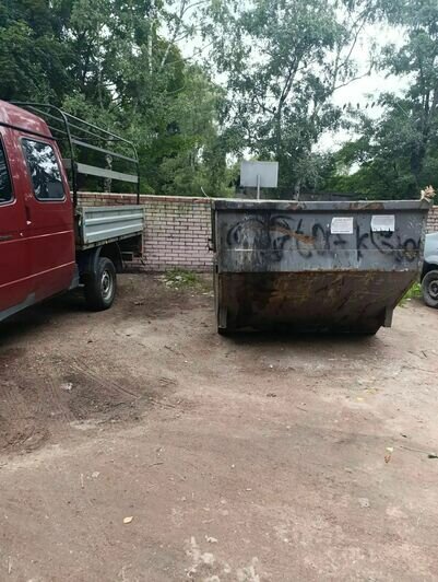 Слева — снимок кески, сделанный 29 августа в 9:50, справа — 30 августа в 19:00 | Фото: ЖЭУ №7