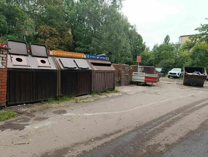 Слева — снимок кески, сделанный 29 августа в 9:50, справа — 30 августа в 19:00 | Фото: ЖЭУ №7