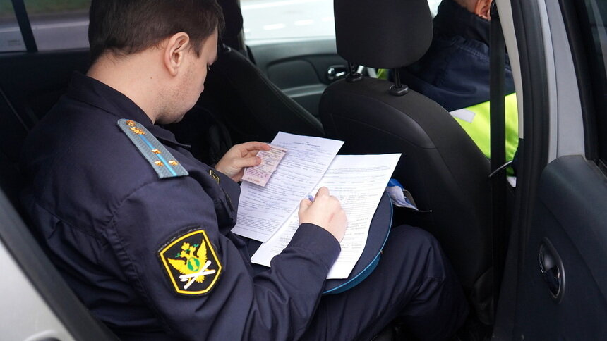 В Калининграде приставы взыскали 800 тысяч рублей с виновника ДТП под Санкт-Петербургом - Новости Калининграда | Фото: пресс-служба УФССП России по Калининградской области