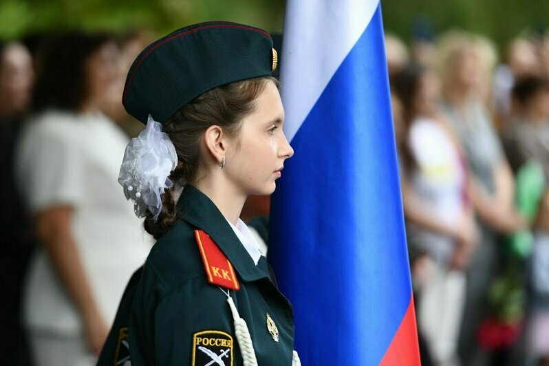 Первый звонок у границы: как встретили 1 сентября в школе-ровеснице Калининградской области (фоторепортаж)  - Новости Калининграда