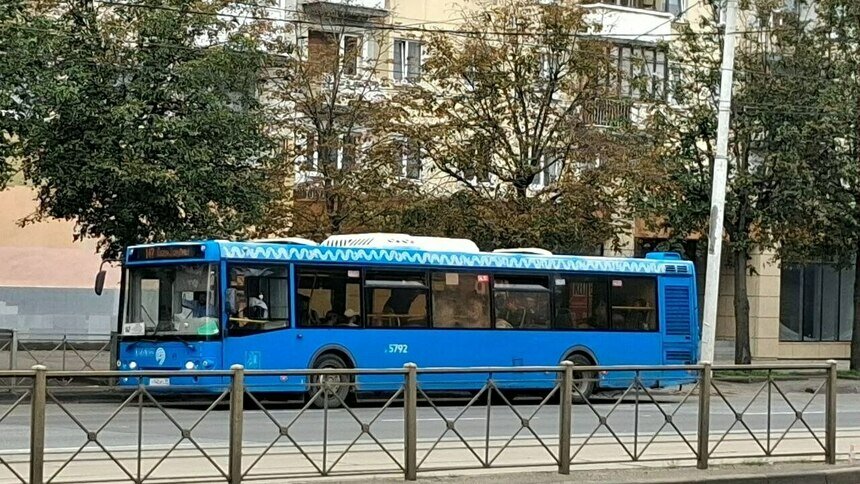 В Калининграде на линию вышел ЛиАЗ c логотипом «Мосгортранса» (фото) - Новости Калининграда | Фото Михаила Лаврукайтиса
