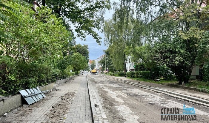 Ремонт обещали ямочный, но выглядит он вполне капитально | Фото: автора
