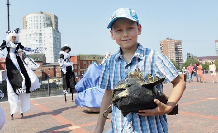 Памятник сому появился на набережной Преголи в 2018 году. Скульптор создал его на основе идеи Петра Зороастрова - победителя конкурса, объявленного журналом «Маленькая Страна Калининград»      | Фото: архив "СК"