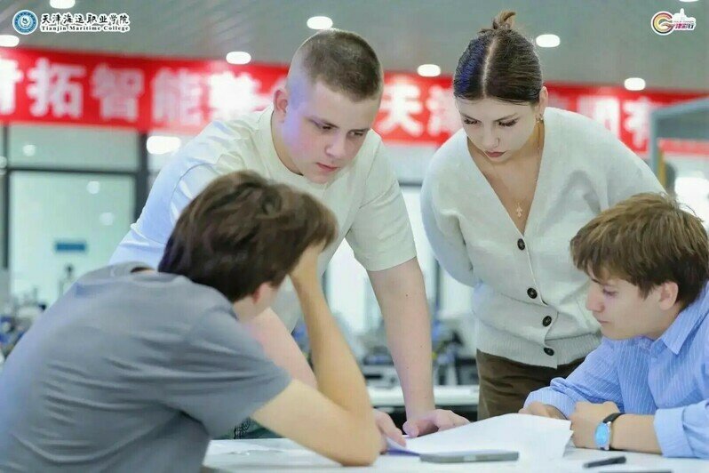 Студенты изучали современные технологии, которые используются в судостроительстве и обменялись опытом с китайскими коллегами-студентами | Фото: пресс-служба Прибалтийского судостроительного техникума, социальные сети министерства образования Калининградской области