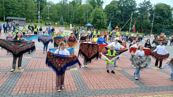 Многие мероприятия в школе начинаются с народной гимнастики рутоп | Фото: архив Озёрской школы