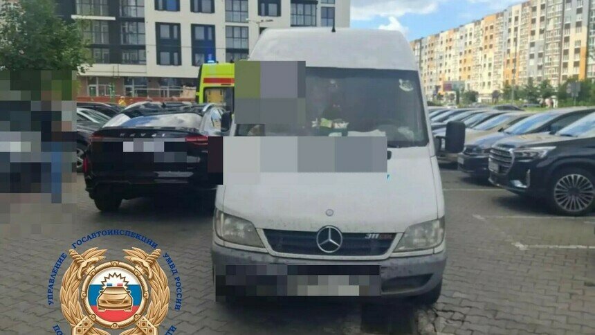 На Елизаветинской двигавшаяся задним ходом машина сбила человека - Новости Калининграда