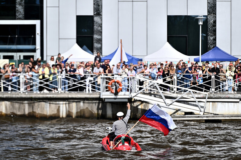 С морем брызг и парусами: как у Музея Мирового океана прошла «Водная ассамблея» (фоторепортаж) - Новости Калининграда | Фото: Александр Подгорчук / «Клопс»
