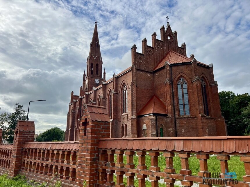 Кирха в Славске - одна из самых красивых в области | Фото автора