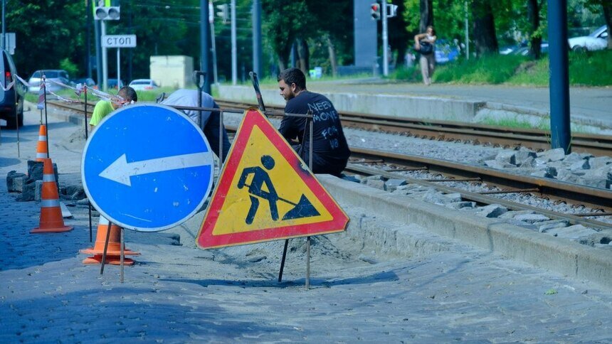 Укладка асфальта в мелкий дождь не является нарушением технологии.  | Фото: администрация Калининграда