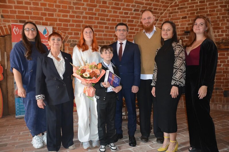 Встреча произошла в обстановке каминного зала музея «Замок Нойхаузен» в Гурьевске | Фото: правительство Калининградской области