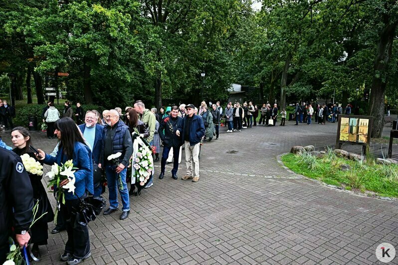 Провожали всем городом: в Калининграде простились с директором зоопарка Светланой Соколовой (фоторепортаж)   - Новости Калининграда | Фото: Александр Подгорчук / «Клопс»