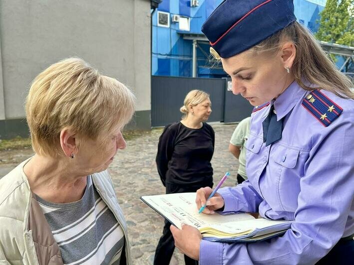 В Черняховске старый дом оставили без крыши из-за ремонта, который не кончается уже 9 месяцев: здание трещит по швам - Новости Калининграда | Фото: канал СУ СК РФ по Калининградской области / Макс