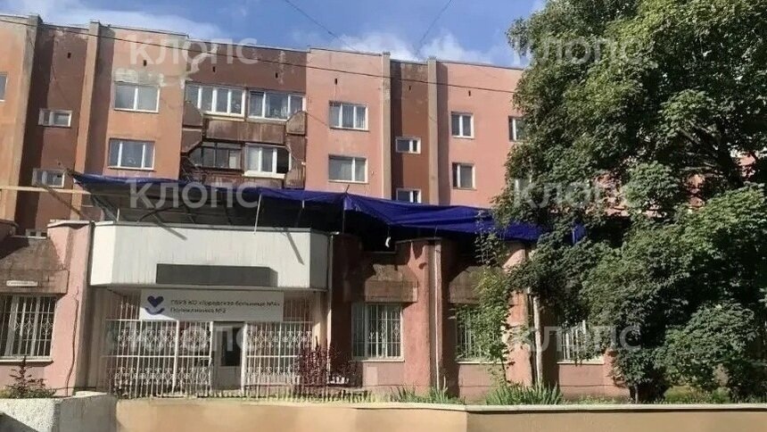 В калининградской поликлинике на Университетской после дождя обрушился потолок   - Новости Калининграда | Фото: очевидец