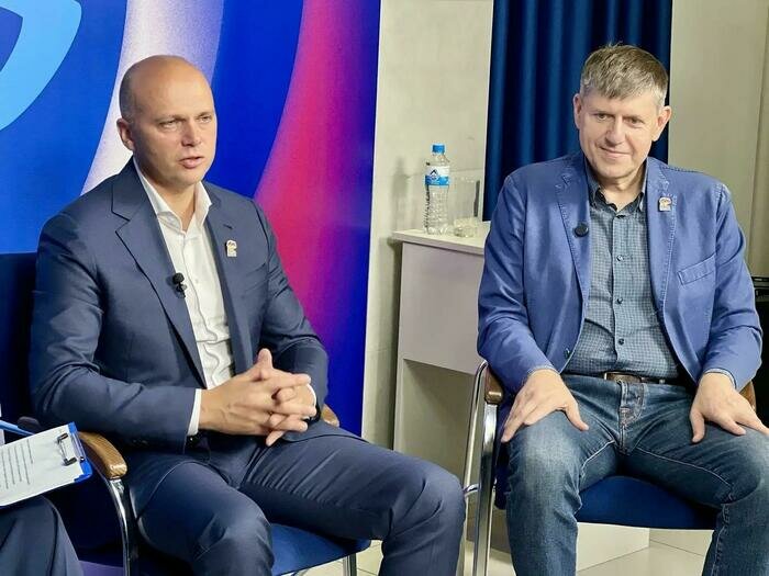Андрей Кропоткин особо отметил личную вовлечённость и энтузиазм губернатора Алексея Беспрозванных | Фото: Калининградское отделение "Единой России"