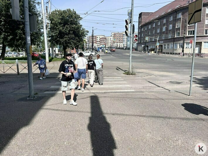 На Багратиона — Октябрьской упростили жизнь автомобилистам, а пешеходов загнали в ловушку - Новости Калининграда | Фото: «Клопс»