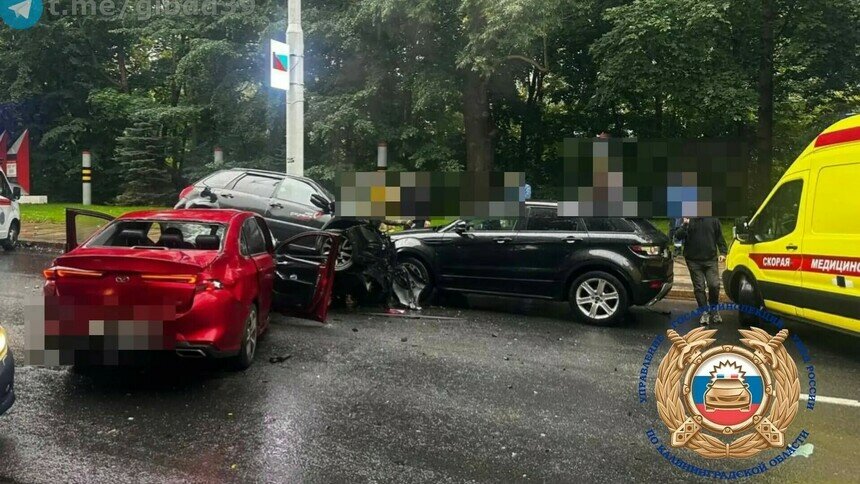 Аквапланирование на лысой резине: Госавтоинспекция рассказала подробности массового ДТП на Гвардейском проспекте   - Новости Калининграда | Фото: Госавтоинспекция Калининградской области