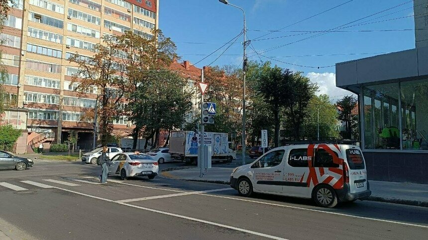 Светофор призван упорядочить движение на сложном перекрестке | Фото: администрация Калининграда