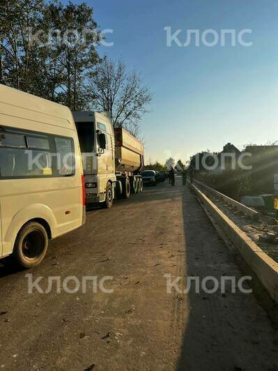 «Стояли два с половиной часа»: семья с младенцем и школьный автобус застряли в Головкино из-за ремонта дороги - Новости Калининграда | Фото читателей