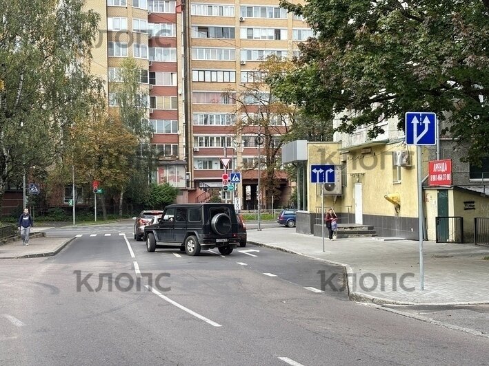 Боялись пробок, но пока всё путём: фоторепортаж с перекрёстка Дадаева и Невского, где заработал новый светофор - Новости Калининграда | Фото: Александр Подгорчук / «Клопс»