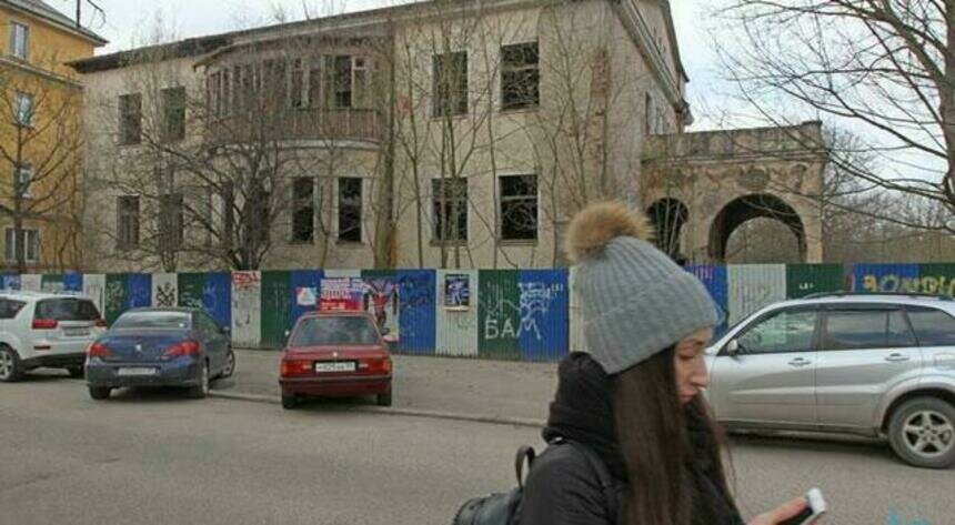 Исторический особняк на улице Грекова находится в плачевном состоянии не первый год | Фото: архив "СК"