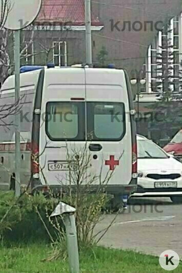 Пострадавшего увезли на скорой помощи  | Фото: очевидец 