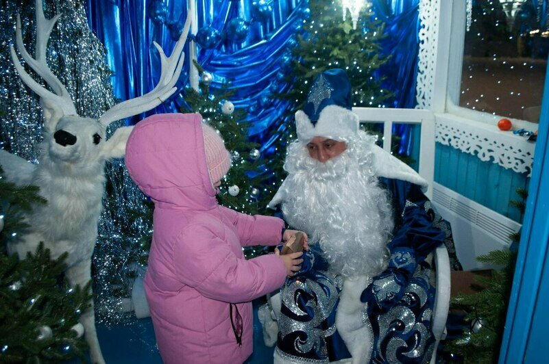 Без угощения никто не уходит. | Фото: Ксения Андреева