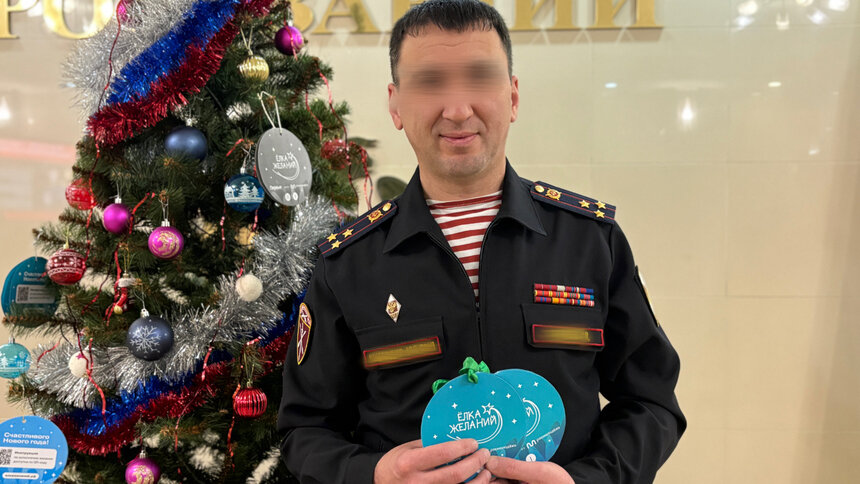 Калининградские росгвардейцы подарили мальчику на Новый год сертификат в бассейн   - Новости Калининграда | Фото: пресс-служба Росгвардии