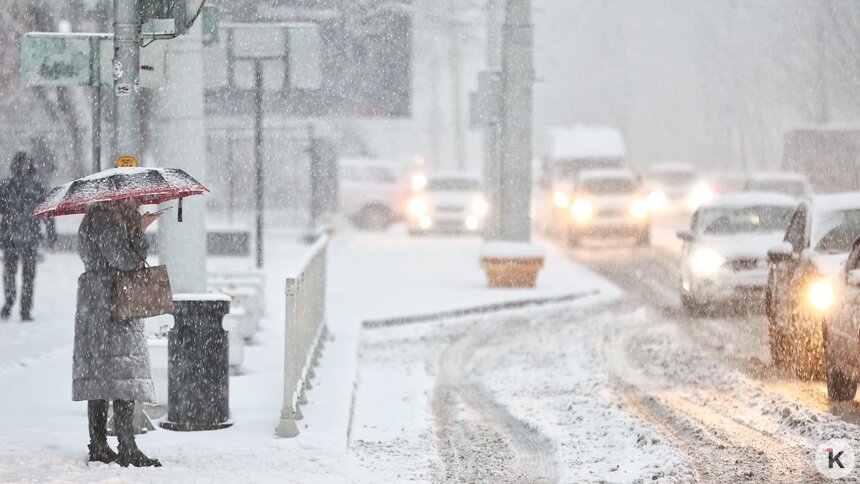 В Калининграде и области продолжает идти снег, в ГАИ предупредили об особенностях езды в такую погоду - Новости Калининграда | Фото: Александр Подгорчук / Архив «Клопс»