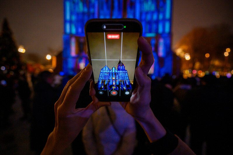 Свет, собор, зима и люди: вечерний остров Канта в первые дни января (фото) | Фото: Александр Мелехов