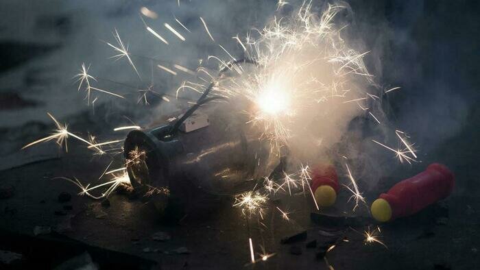 С пиротехникой шутки плохи.