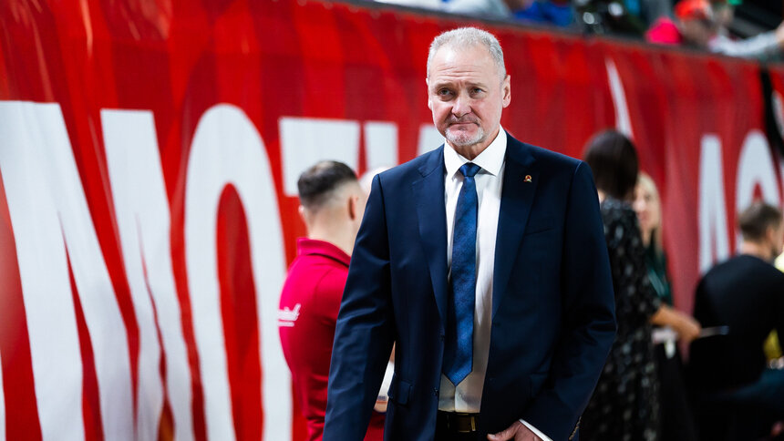 Форс-мажор: тренер «Локомотива» объяснил провальное начало матча с «Енисеем», из-за чего зрители в «Янтарном» схватились за валидол - Новости Калининграда