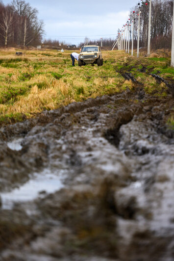 Грязь, азарт и костюмы: новогодний трофи-рейд под Калининградом (фоторепортаж)