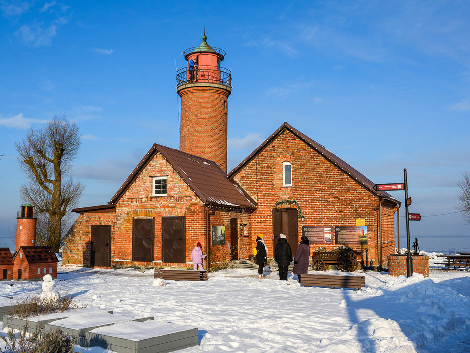 Заливинский маяк накрыла снежная зима: атмосферные фото