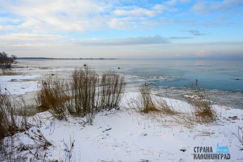 Заливинский маяк накрыла снежная зима: атмосферные фото