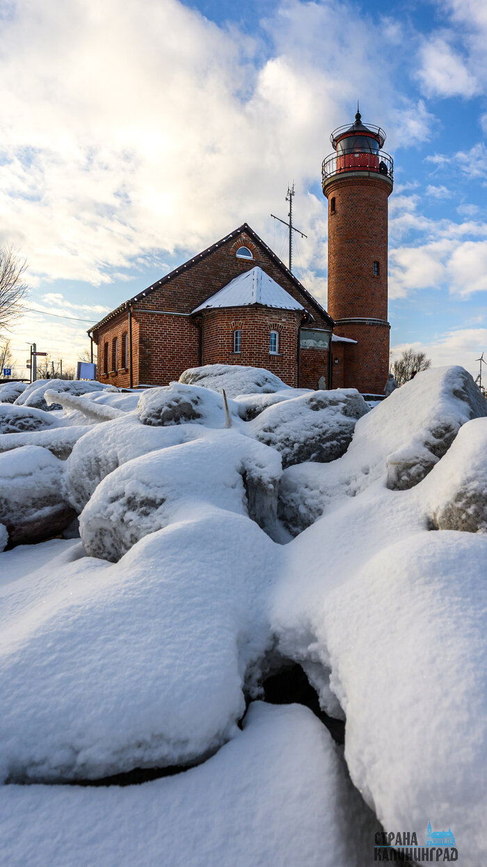 Заливинский маяк накрыла снежная зима: атмосферные фото