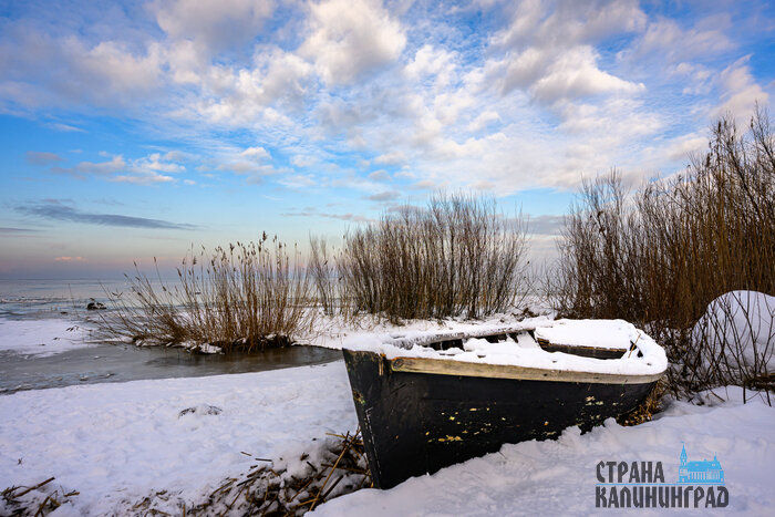 Заливинский маяк накрыла снежная зима: атмосферные фото