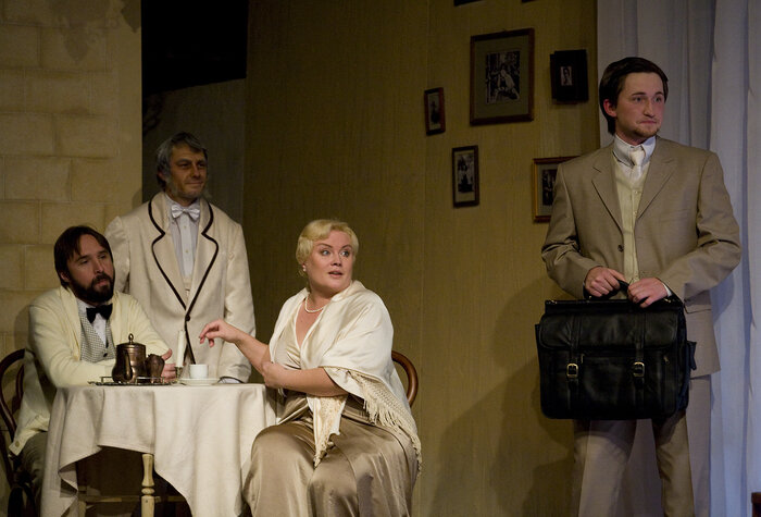 Воплощать Раневскую на сцене Елене Мочаловой довелось дважды.  | Фото: архив Калининградского областного музыкального театра 