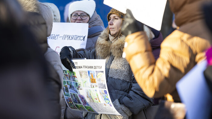 Отмороженный протест: в Калининграде прошёл митинг против застройки зелёных зон и загрязнения окружающей среды (фото) - Новости Калининграда | Фото: Александр Подгорчук / «Клопс»