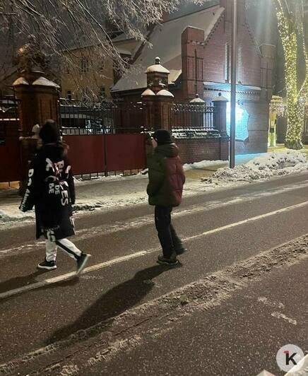 Светофор в центре Зеленоградска столкнул лбами водителей и сделал из пешеходов нарушителей (фото) - Новости Калининграда