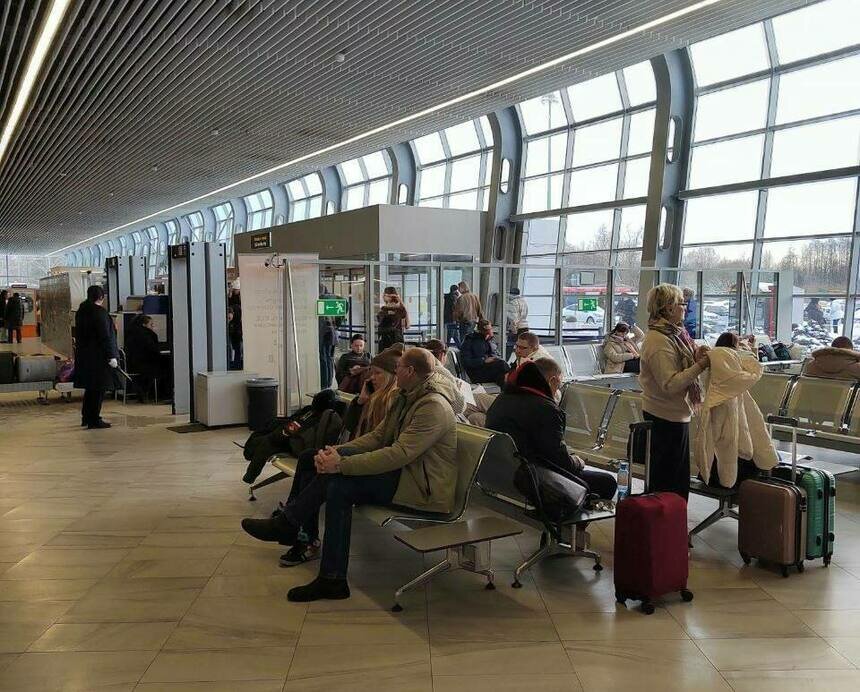 Аэропорт в Храброво, 10 января. | Фото: Северо-Западная транспортная прокуратура