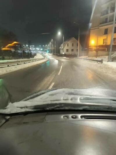 «Чтобы не допустить коллапса»: в Пионерском коммунальщики заявили, что чистят дороги от снега без выходных  - Новости Калининграда | Фото: администрация Пионерского