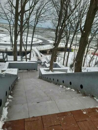 «Чтобы не допустить коллапса»: в Пионерском коммунальщики заявили, что чистят дороги от снега без выходных  - Новости Калининграда | Фото: администрация Пионерского