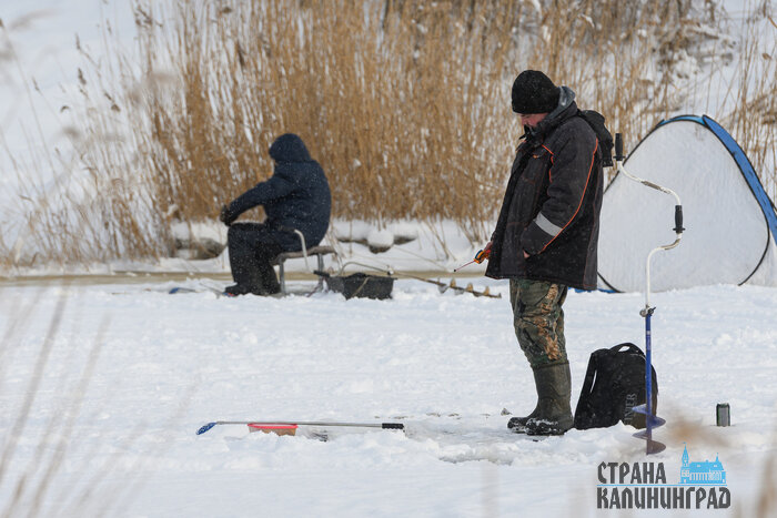 Как на картинах Брейгеля: в новогодние каникулы река Прохладная превратилась в рыбацкий городок