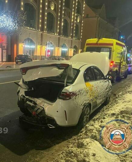 На Гвардейском проспекте две легковушки не поделили дорогу, одного из водителей увезли в больницу - Новости Калининграда | Фото: ГАИ региона