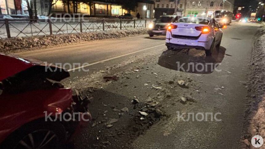 На Фрунзе столкнулись две легковушки, водитель одной из них сбежал - Новости Калининграда | Фото: очевидец