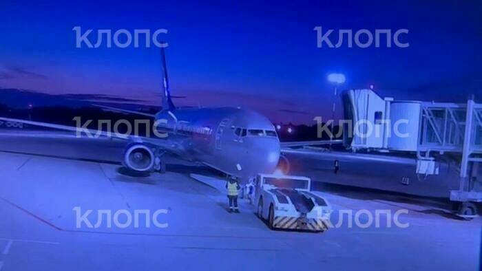 Самолёт не смог взлететь из-за пьяной пассажирки, открывшей люк  | Фото: СК на транспорте Калининградской области