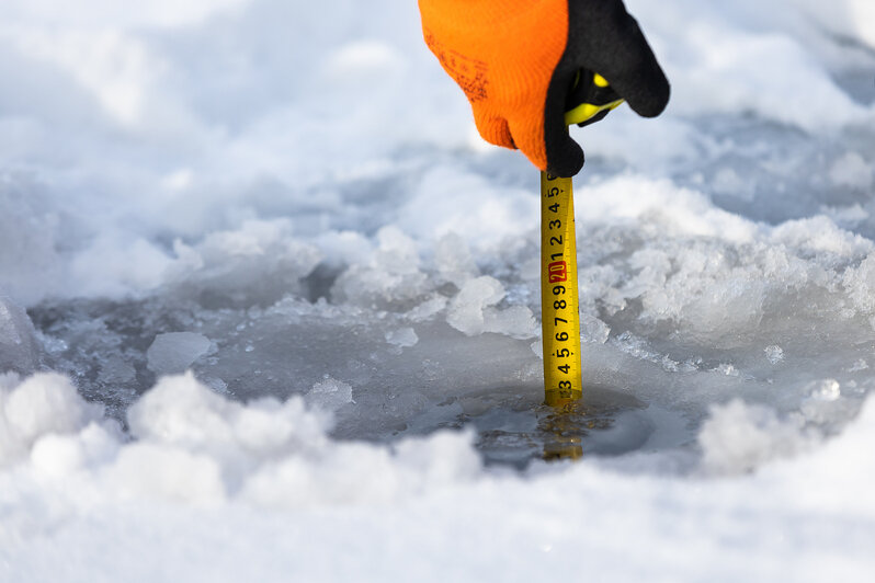 Безопасные 15 сантиметров: как в Калининграде следят за толщиной льда (фоторепортаж)  - Новости Калининграда | Фото: Александр Подгорчук / «Клопс»